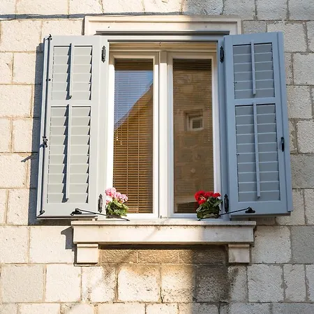 Luxury Boutique Stone Palace Apartman